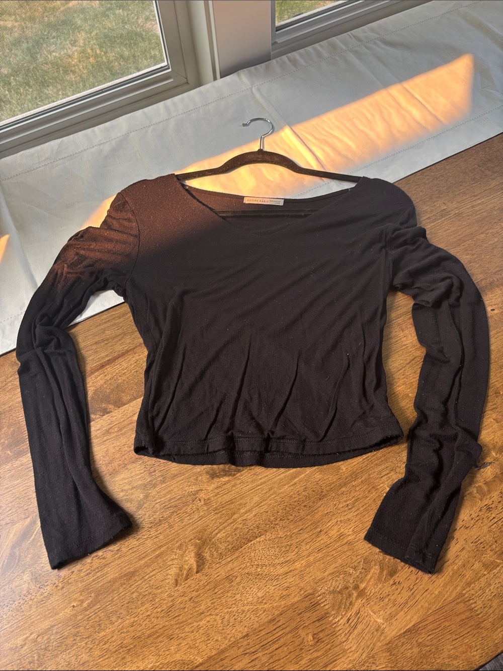 Active Basic Black Long-Sleeve Cropped Crewneck Top